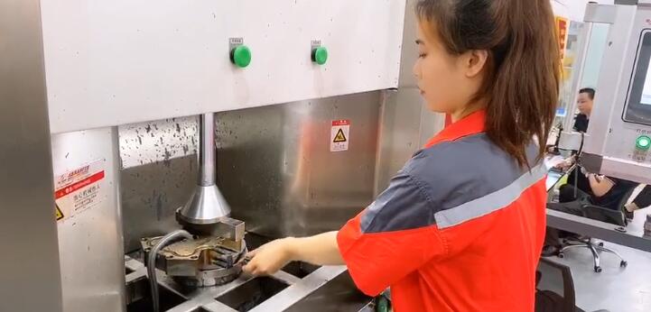 熱流道內(nèi)孔拋光及去毛刺
