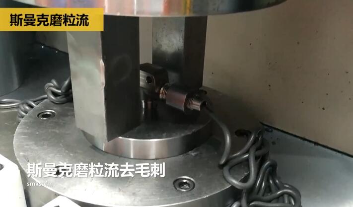 三通閥門<a href='http://www.005251.com' target='_blank'><u>交叉孔去毛刺</u></a>