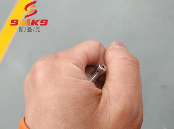 <a href='http://www.005251.com' target='_blank'><u>流體拋光機</u></a>在去除小孔相交處毛刺的應(yīng)用