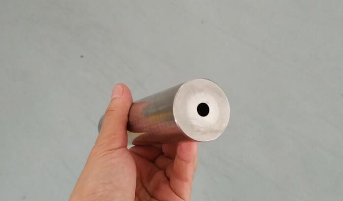 <a href='http://www.005251.com' target='_blank'><u>流體拋光機</u></a>拋光深孔的效果